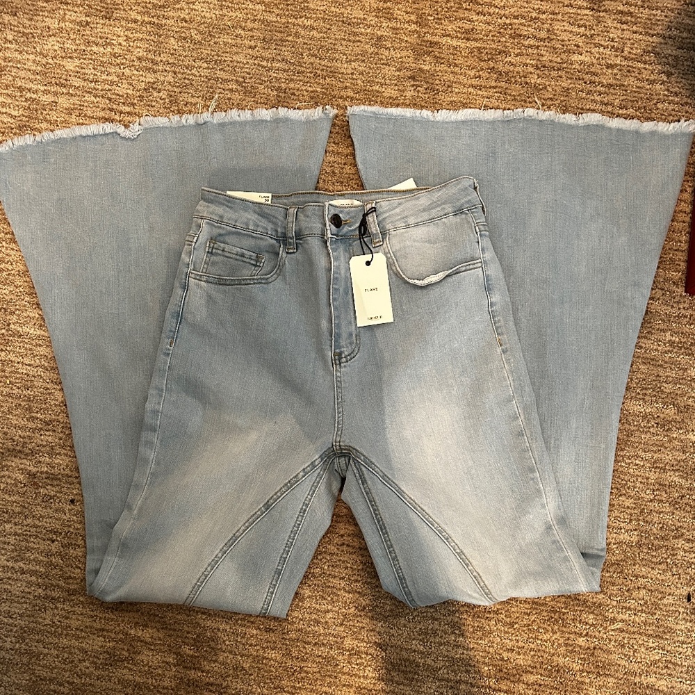New Forever 21 Huge Flare Womens Highrise Jeans Waist 30